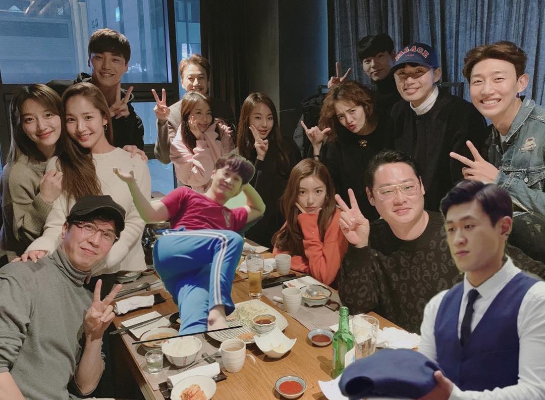 Soompi On Twitter What S Wrong With Secretary Kim Wwwsk Team Reunites For Fun Night Out Https T Co Sbcpli4bgn