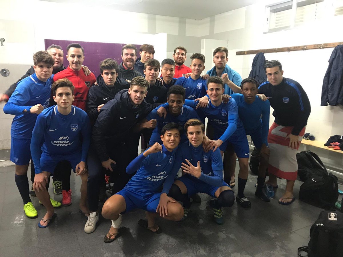 CFSANJOSE's tweet photo. RESULTADOS | JUVENIL 

JA 3-1 Don Bosco
JB 5-3 Buñol
JC 13-0 Avant Paterna
JD 6-3 Massamagrell
JE 0-3 At. Turia

#CorazonAzul
#MetaDivisionHonor https://t.co/VXY5VmkFyq