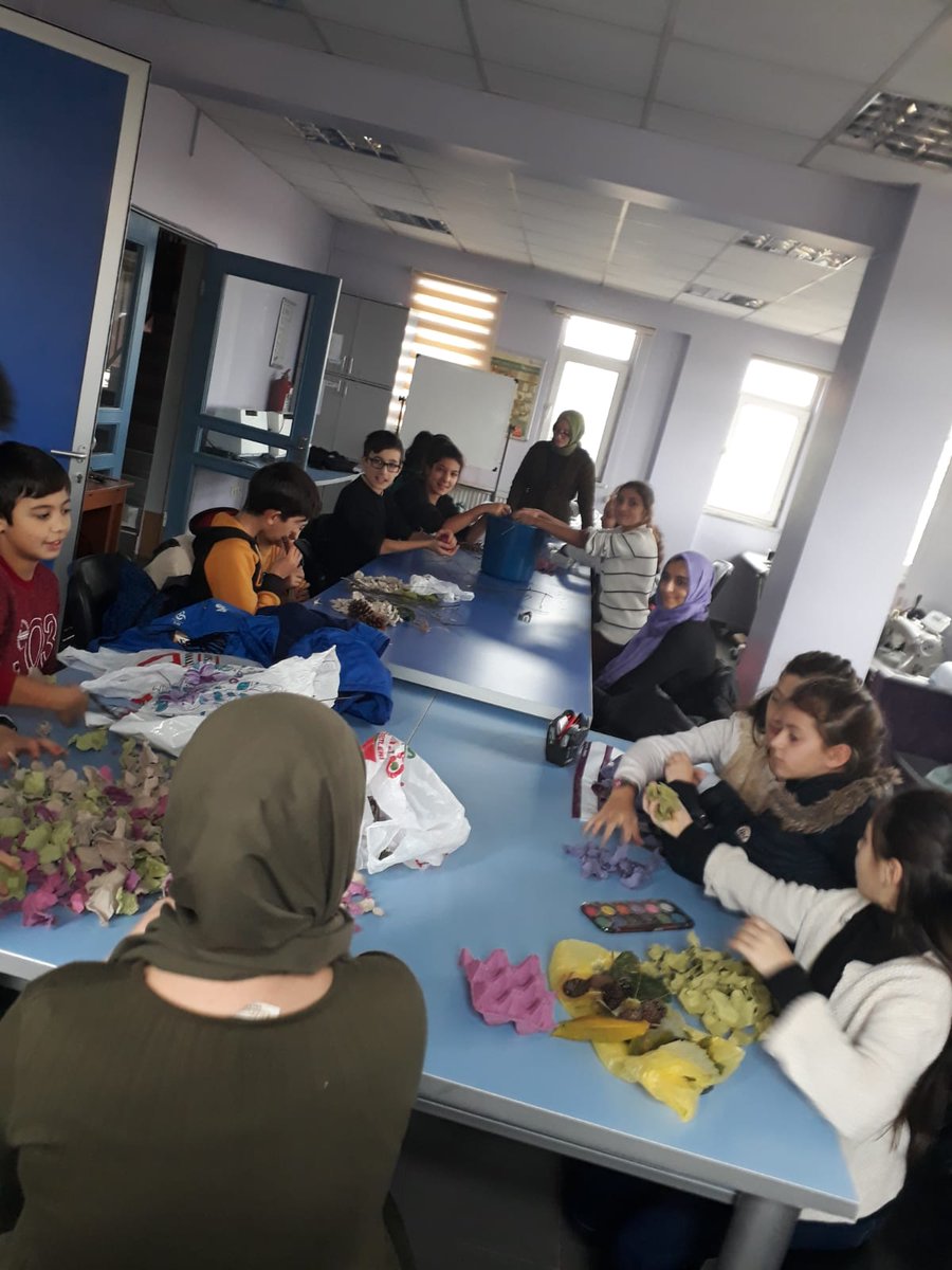 cocukdogakent's tweet photo. Ümraniye ekibi Birliklerin Hayat Döngüsü Atölyesini gerçekleştirdi.
@yasemincakirer @Serapzdemirgze1 @MelisOguz @tugce_uzun
#kenr #cocuk #uyum #doga #istanbul #umraniye https://t.co/mLpdIMICGF