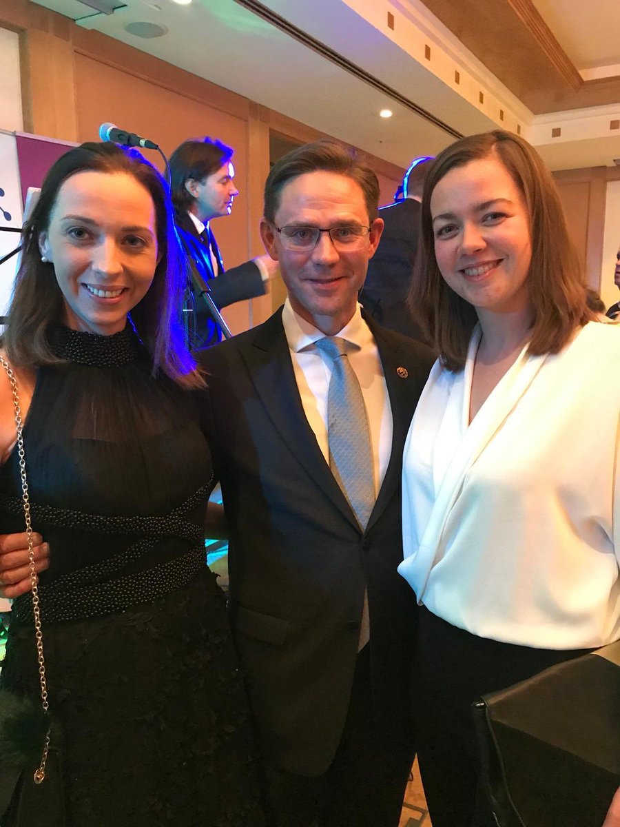 FineGaelBrux's tweet photo. A wonderful evening celebrating 
the National Coalition Party of Finland 🇫🇮 with their Brussels association BKS 
#Kokoomus100 #wearefamily #Up2EU https://t.co/MJTwLpygY7