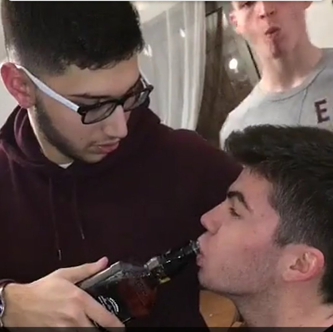 flo_debuisson's tweet image. #Evolution2018 j'sais pas quelle religion choisir