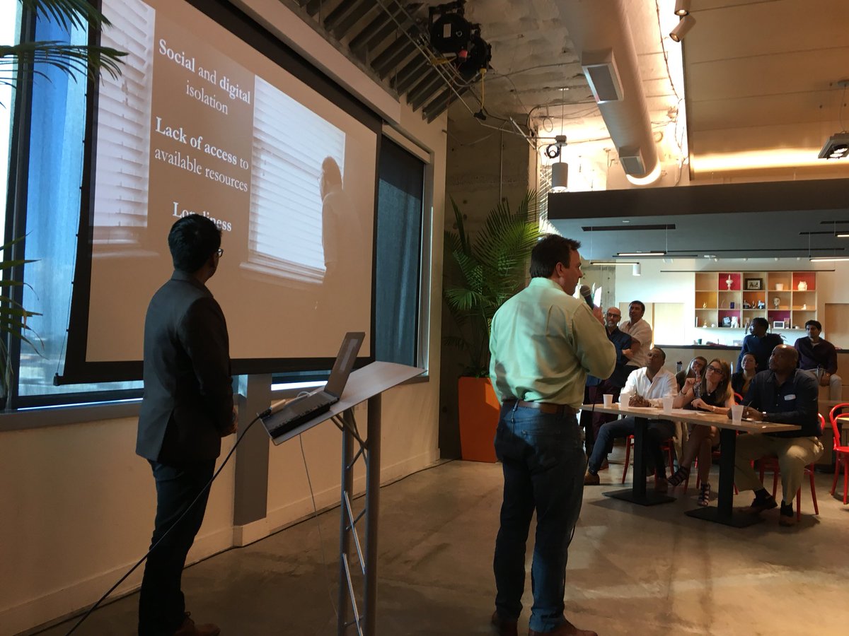 Final Pitch Time here with <a href="/mithackmed/">MIT Hacking Medicine</a> and <a href="/sbcHealth/">SBC Digital Health</a> in Miami to tackle the social determinants of healthcare #miahack18