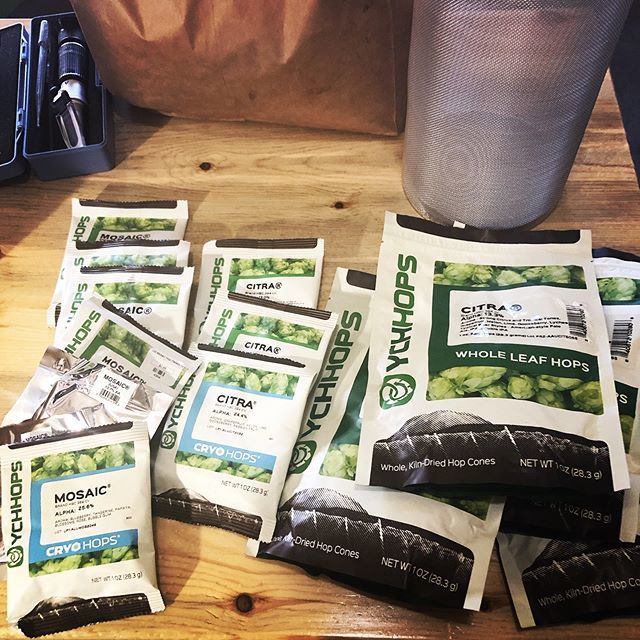 Brew day! Making a passionfruit mango milkshake IPA today, I’m using all the Citra and Mosaic hops I can get my grubby hands on. Massive props to @elevatedfermentations for being a kickass brew store and having all the goodies!
.
.
.
#brewday #homebrew #… ift.tt/2zAaTkz