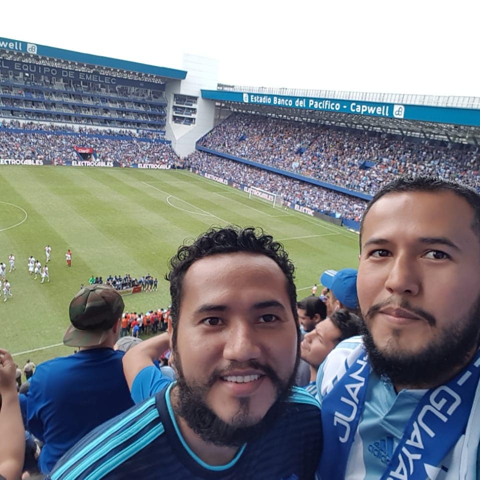 HenryMoranteSem's tweet photo. #HermanosMorante#LosDeSiempre#AguanteBombillo https://t.co/wr2Slg7kK1