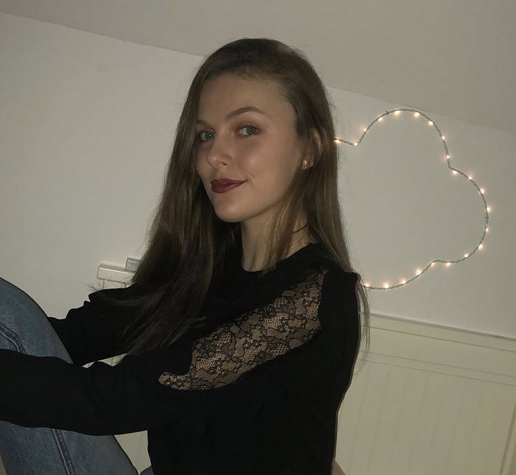 mel_cstln's tweet image. #Evolution2018 jcrois que j’ai une préférence pour mon profil gauche .. 🤧