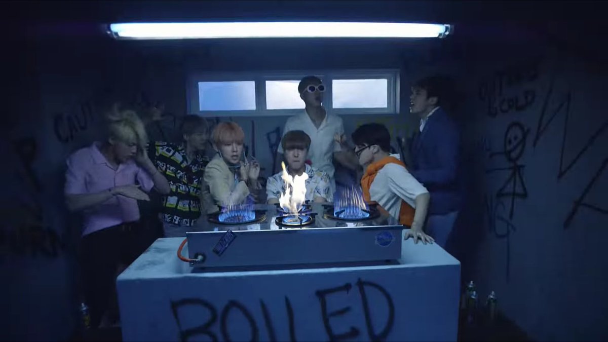 Jane_hty's tweet photo. Когда решили забабахать рамен с друганами
#BTSRu #RuArmy https://t.co/CNbbbkL6JC