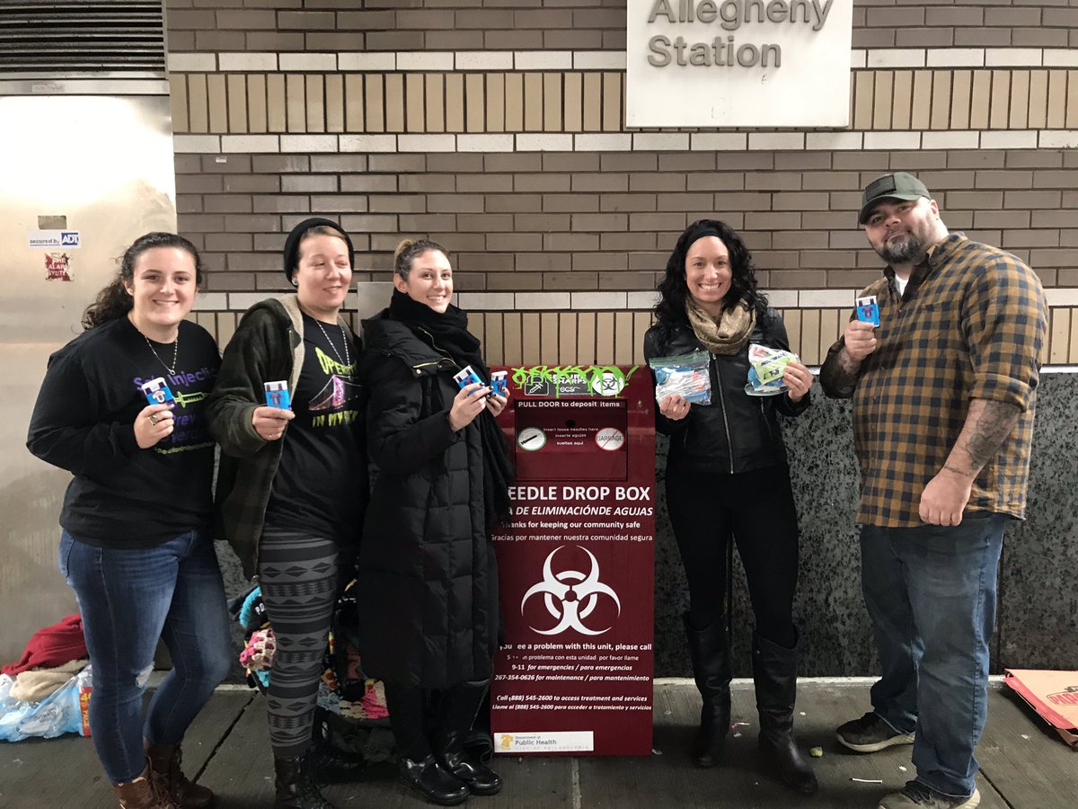 SIFsupporter's tweet photo. Harm reduction outreach today. I love my group 🖤 https://t.co/e4W27ugLRs