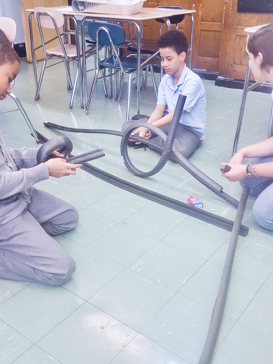 stemkidsnyc's tweet image. Our Engineers at Harbor Heights Middle School worked together in a project based learning activity and designed, then engineered their own rollercoasters. #stemkidsnyc #PBL #Engineering4All