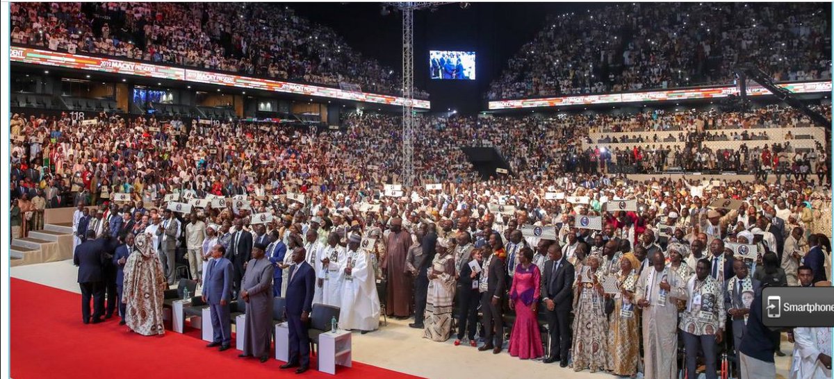VRPMACKY's tweet photo. A travers une démonstration d'amour populaire, les sénégalais de tout horizon ont investi le Président @Macky_Sall pour sa réélection au 1er tour le 24 février 2019. Au delà du Sénégal,c'est l'Afrique, qui adhère à sa vision
#Senegalaucoeur
#LiggéyalËllek
#SenegalPourTous
#Kebetu https://t.co/04eP9d4jtj