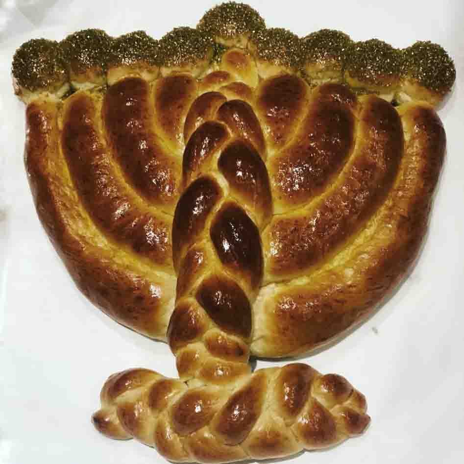 A creative way to jump start Hannukah tomorrow // uma maneira criativa para dar inicio ao Hannukah amanhã 📸: @chageatz #chanukah #hannukah #jewishholiday #abecooks #abe