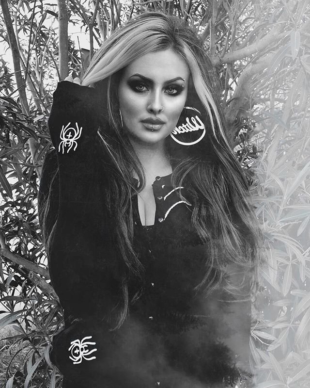 🕸️<a href="/missanatomia/">Missanatomia</a> in her Spider Web Cardi, paired with a pair of our hoop earrings, shop these item in the shop now!🕸️
★
★ ShopTooFast.com/WebCardi ★
★ ShopTooFast.com/WitchBitchHoops ★
★