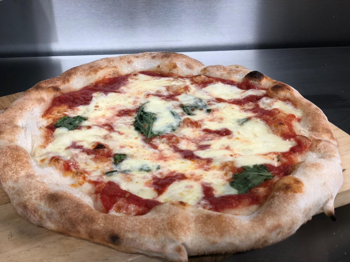 FPizzaGla's tweet photo. Don’t worry, pizza is coming! #pizzapassion #pizzabar #strianese #pizzapizzapizza #fpizza https://t.co/zLD94pqkj8