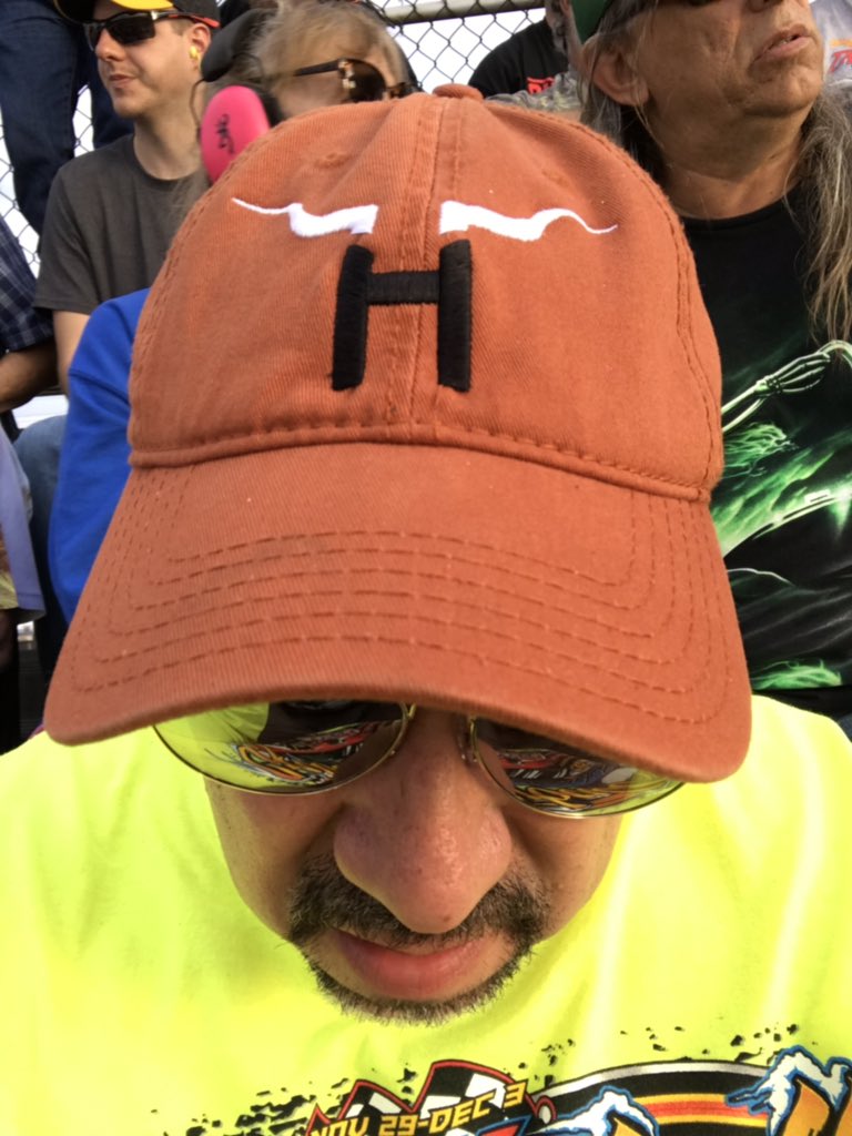 therodneyr's tweet photo. Flagship home of Texas sports loud and proud deep in #SEC country! #SnowballDebry @5FlagsSpeedway @TheHornATX @rpmtxnetwork Ok cool, Hook Em! https://t.co/HyFc39Z6pT
