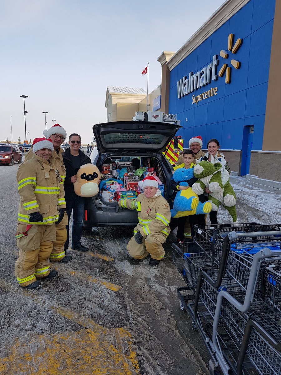 2018 Santa Claus Fund donations from Advanced Energy Advisors. Challenging all MH builders to come forward and help this great organization. Can't wait to do it all again next year!
#medhat #fundraising #community
<a href="/MHSantaClaus/">MHNSantaClausFund</a>