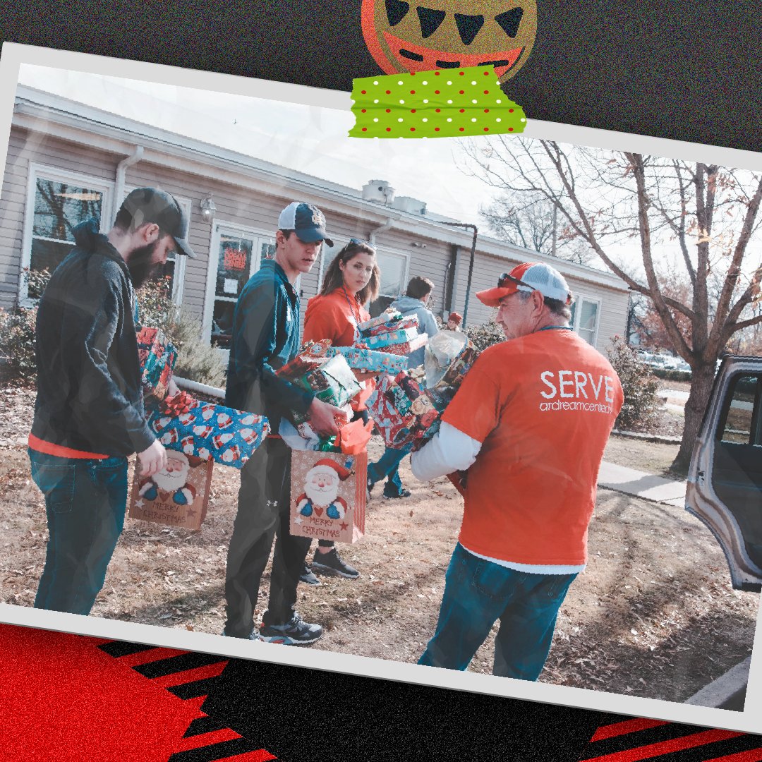 ARDreamCenter's tweet image. Sign up to serve families in our community this Christmas season at Christmas Mall! Visit the link in our bio for more information.