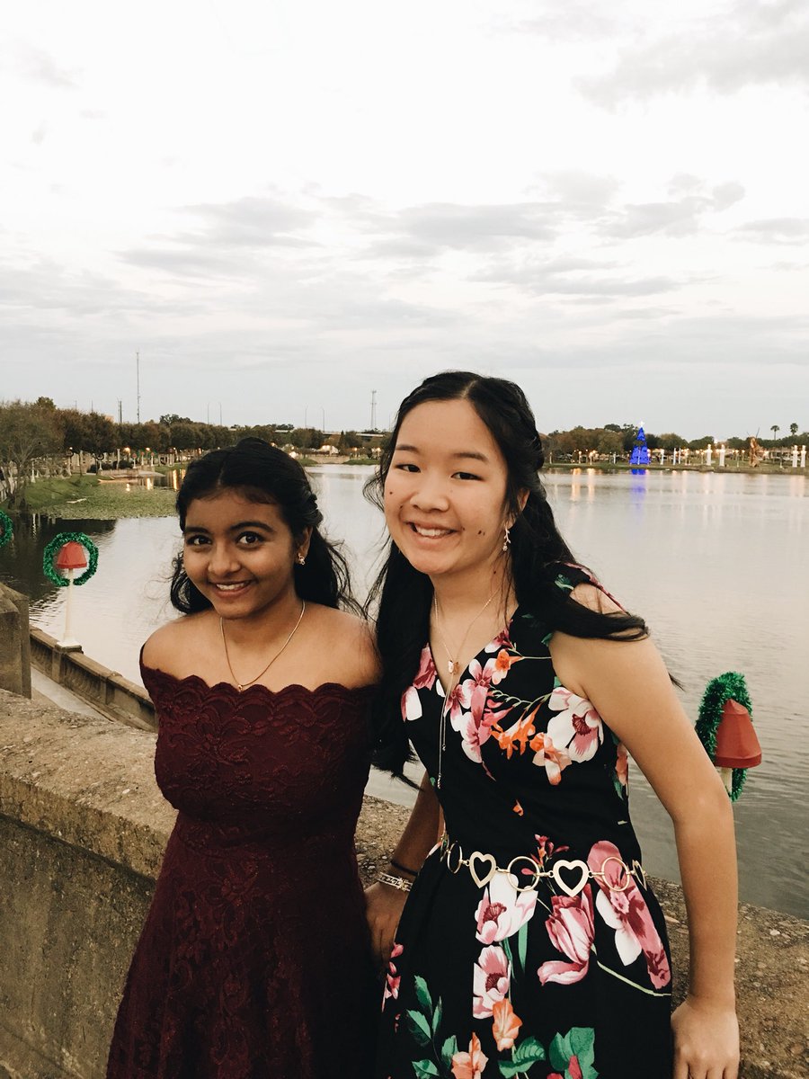 sarahxmillss's tweet photo. Hoco part 1 <3 🌟 #hoco2k18 https://t.co/bbLR0caeMz