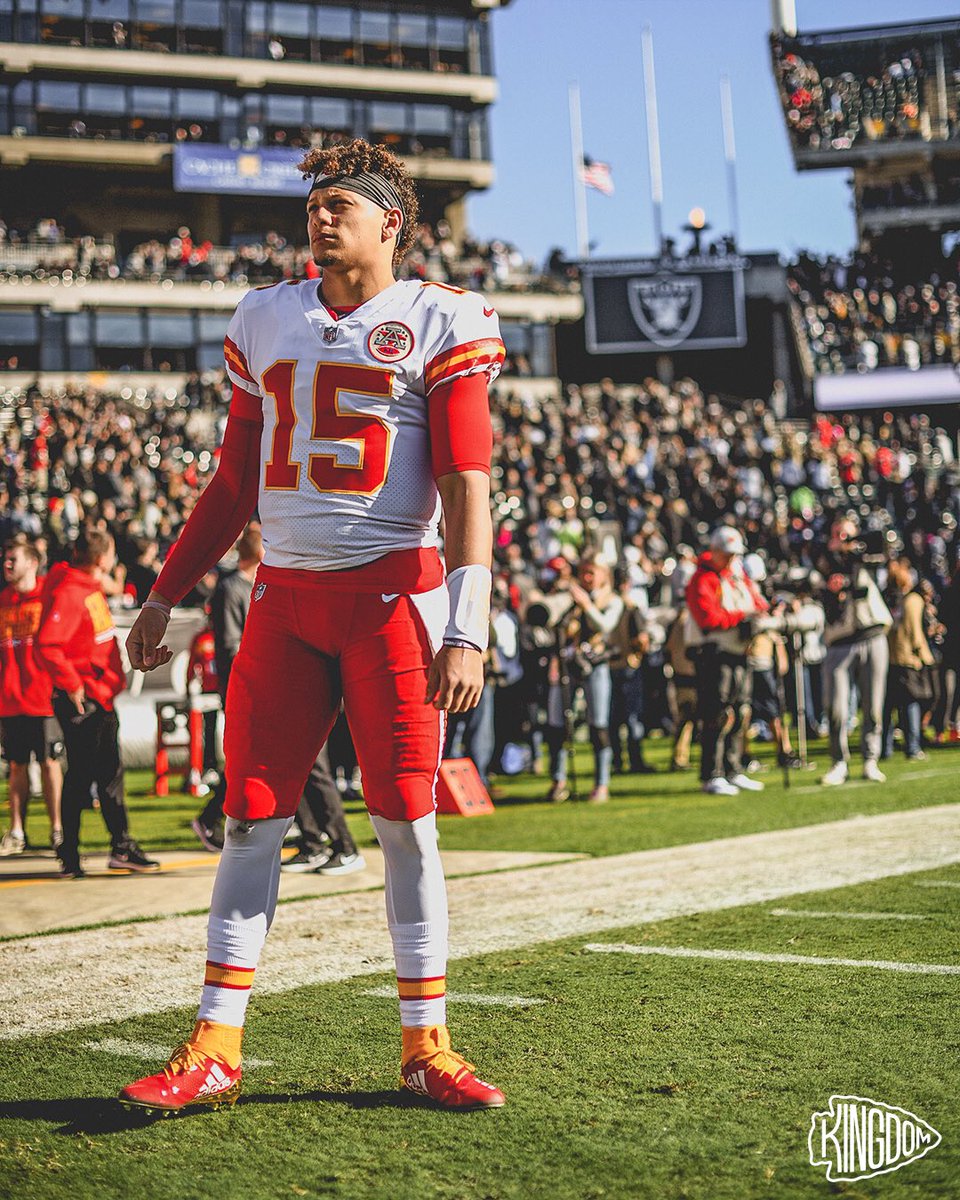295 yards 
4️⃣ TDs

RT to #ProBowlVote <a href="/PatrickMahomes5/">⬅️Raiders icon</a>