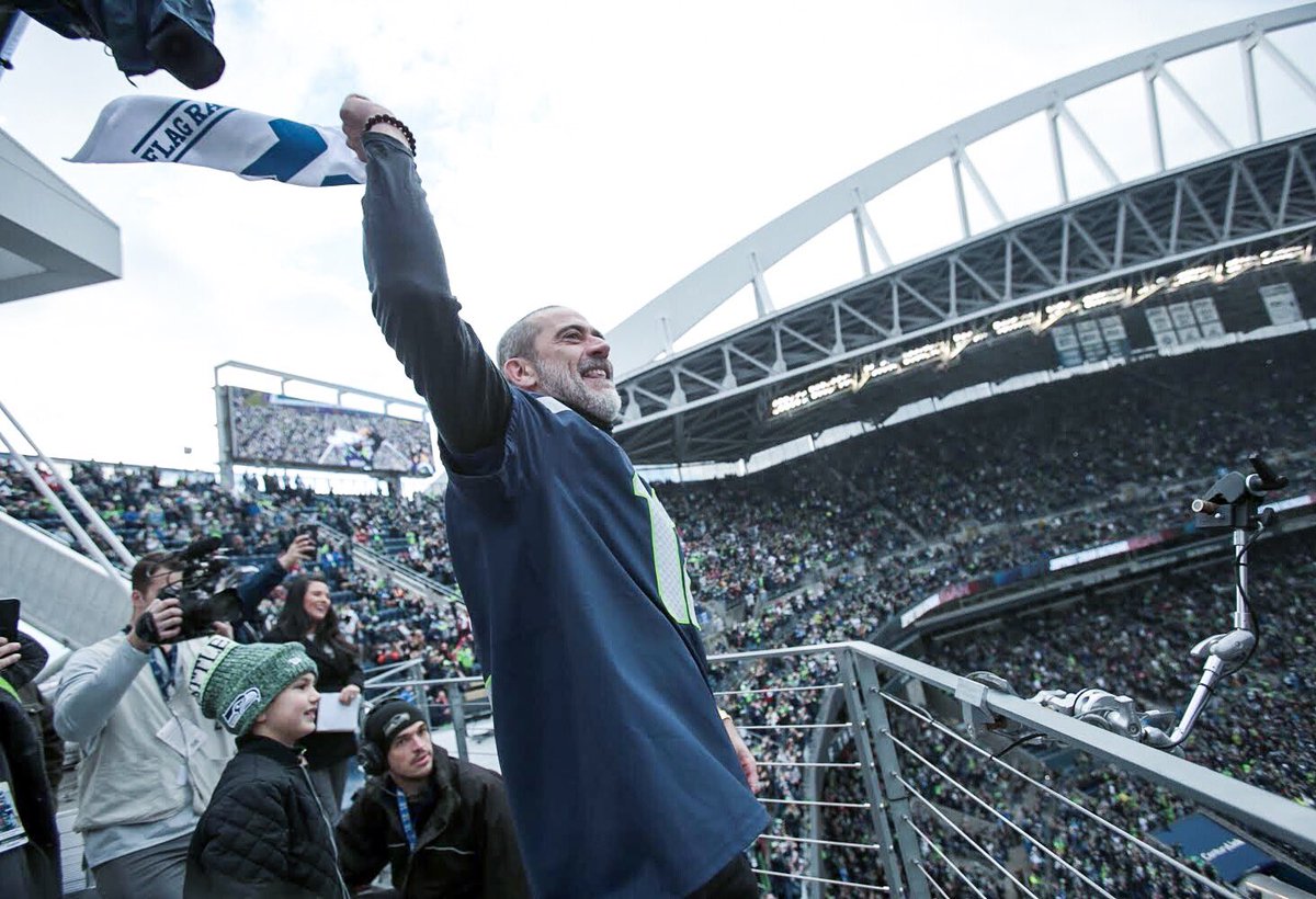 LumenField's tweet photo. Today’s #12Flag raiser: Jeffrey Dean Morgan 🙌 https://t.co/RPX62KLWpv