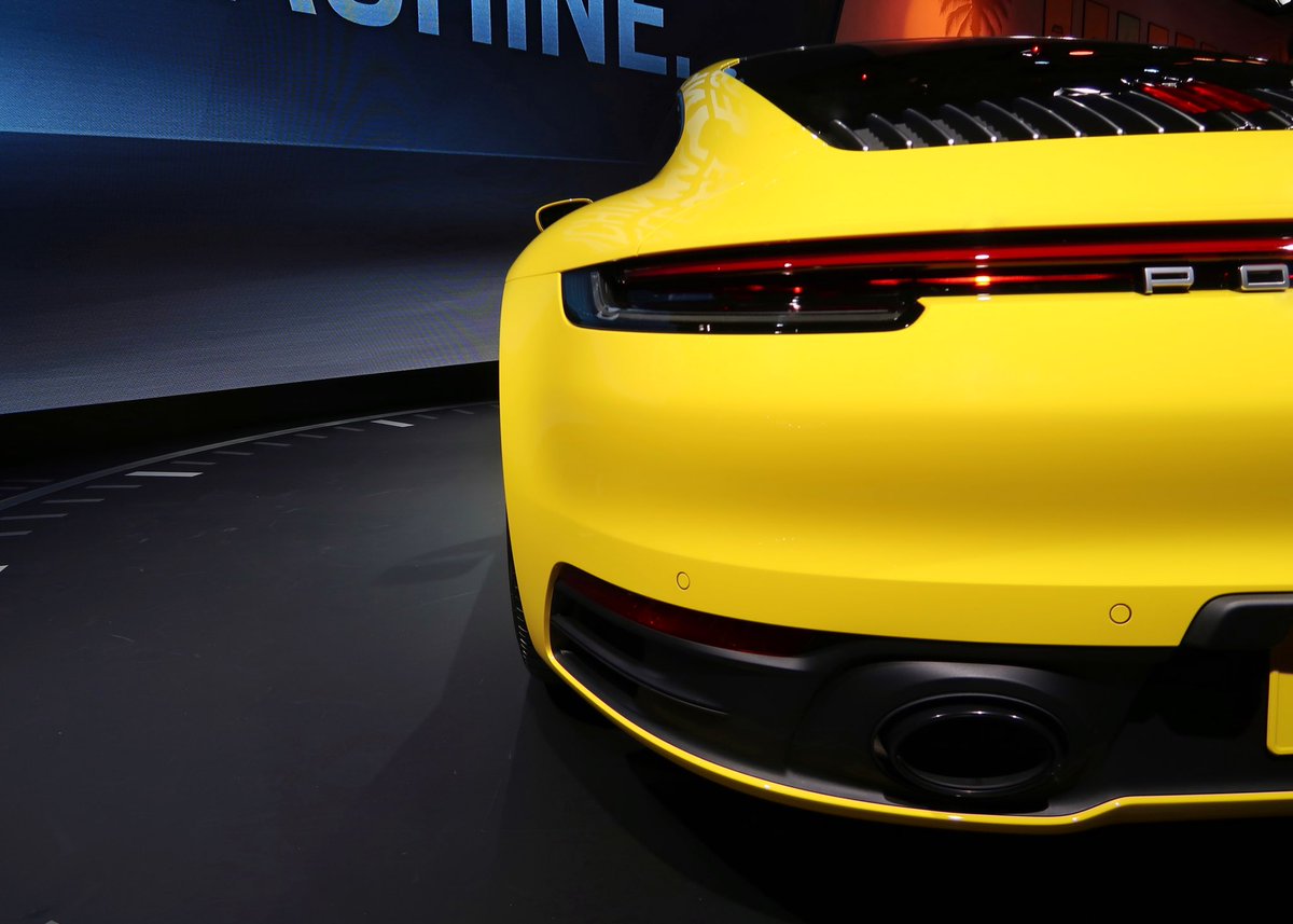 JonathanRWegner's tweet photo. Can’t get enough of the new 911? I can’t either. But can others see the parallels in the #design language of the #Cayman 718? Namely the crease resolution and rear end graphics? Not a bad thing, but is this the first time a Cayman has foretold the look of a new 911? https://t.co/oVilO6JFmR