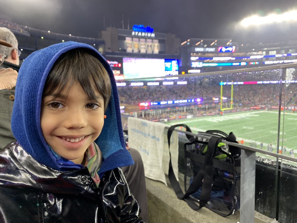 aaron_mate2as's tweet photo. Theo loving his Pats! #patsgame https://t.co/WTontVIaOm