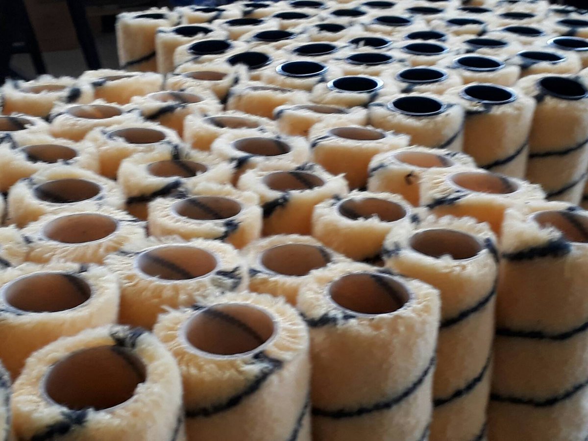 la_ranatela's tweet photo. ¡Producción de rodillos para pintura y venta mayorista a todo el país! ¡Más info al 4972571 o lorena.laranatela@gmail.com! #LaRañatela https://t.co/5B17xQieq6