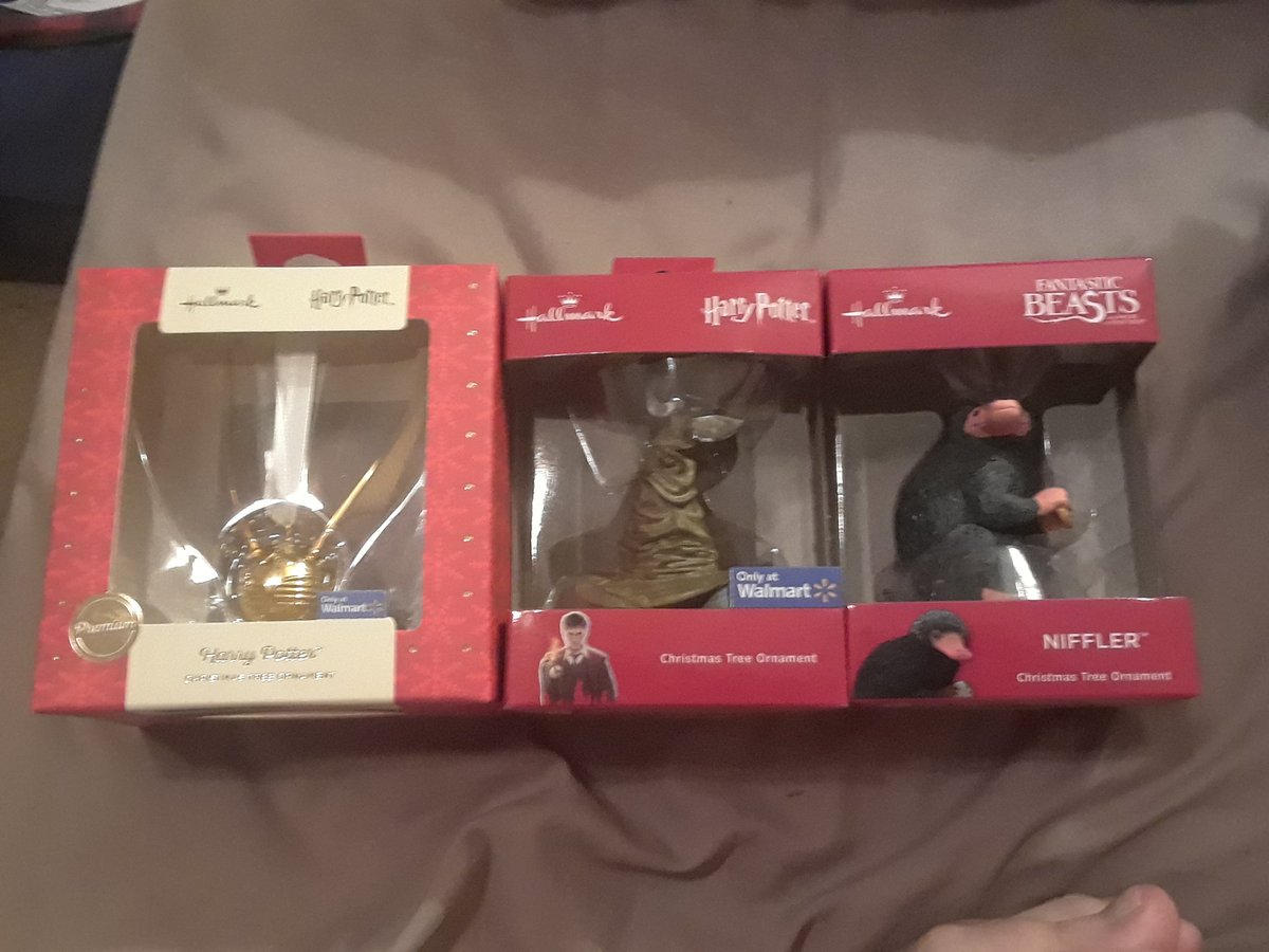 marshmellozebra's tweet photo. I had some birthday gift card money left so... #christmasinthewizardingworld #niffler #sortinghat #goldensnitch #harrypotter #fantasticbeasts
#christmasornaments #wizardingworldtree #harrypottertree https://t.co/KNed4uY8xc