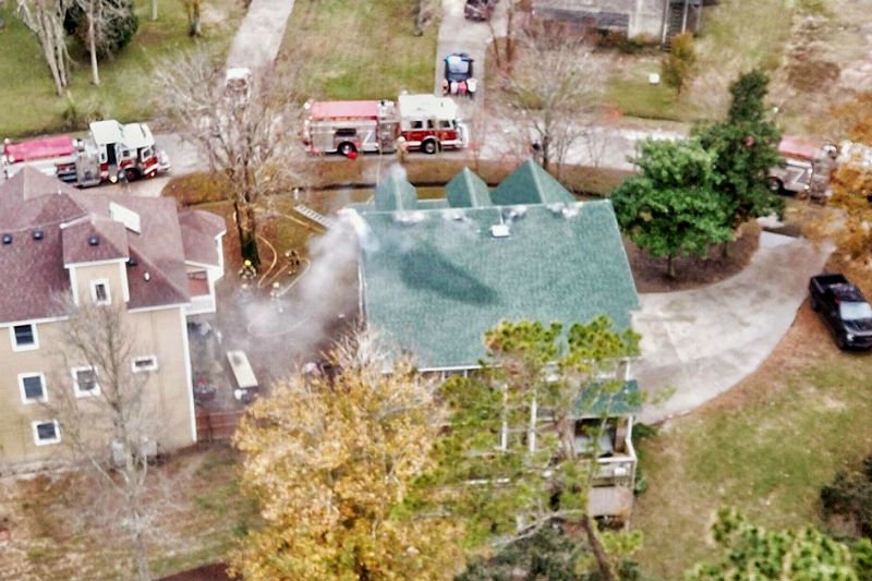 ncfirefighters's tweet photo. No one injured in Kill Devil Hills house fire https://t.co/ytwaCtNrus via @OuterBanksVoice #FireinNC https://t.co/VsJ8zwFcIB