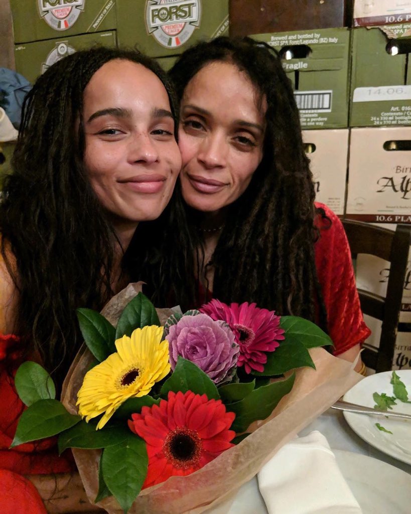 updateskravitz's tweet photo. BDAY @ZoeKravitz 💗 https://t.co/CNAYJXIACm