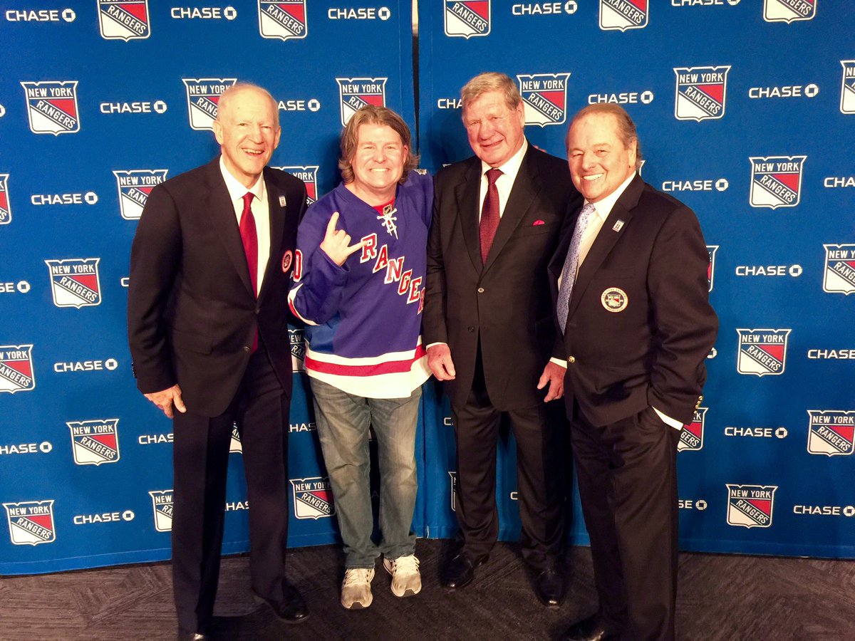 IamNYSports's tweet photo. When you bow to #NYR Legends @rodgilbert7 #JeanRatelle #VicHadfield #GAGLine they smile and appreciate... Thanks #7 #11 and #19 https://t.co/MTkkvU3rH2