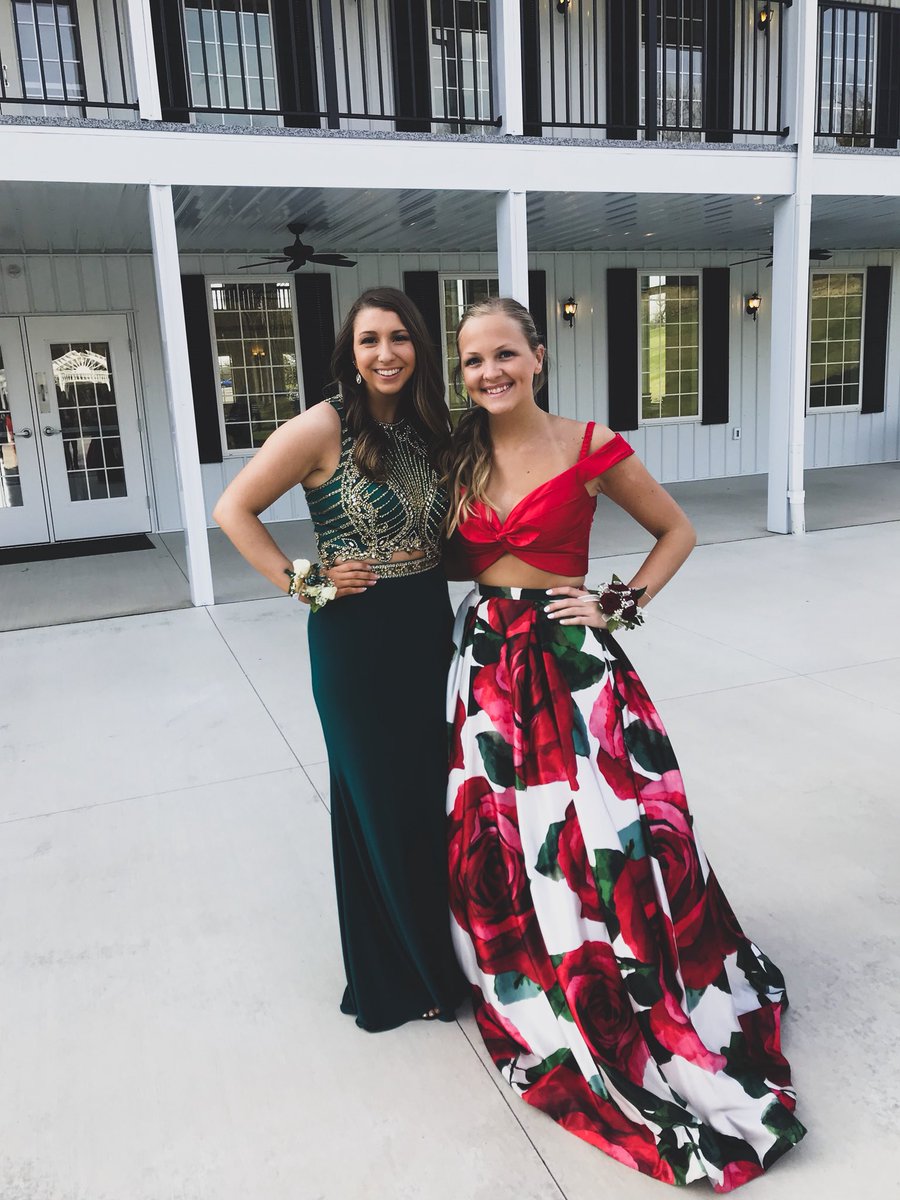 syd_olszewski's tweet photo. Happy Birthday @ttaylor_s !! I hope ur day was great imy 💕🎈 https://t.co/Cz13B1Wm4j