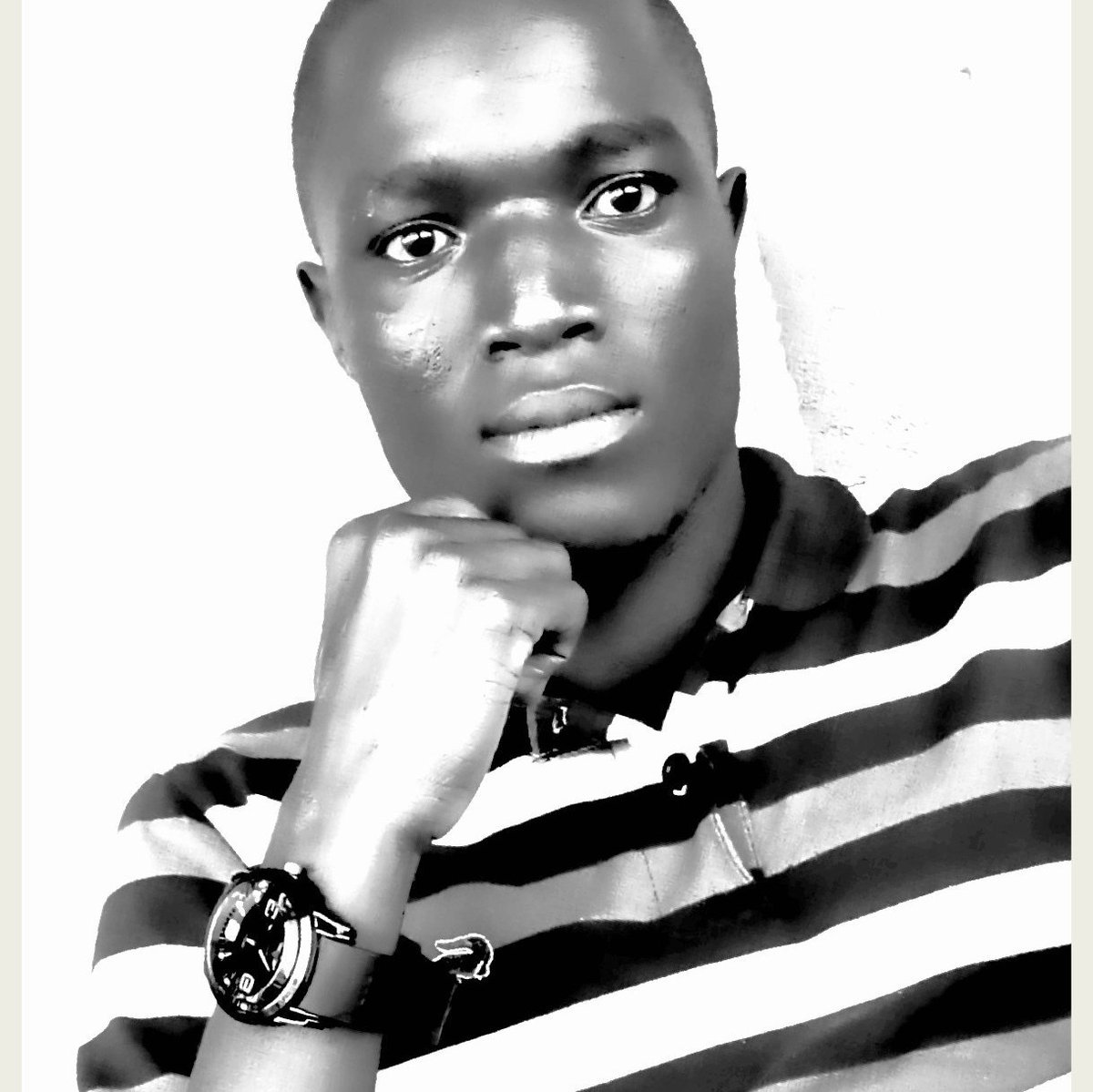 _mwembemourice's tweet photo. #NewProfilePic https://t.co/9q0vISAeMZ