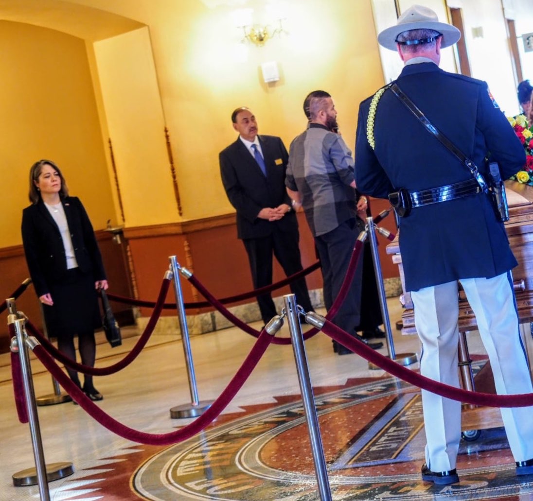 ConsulClaudiaF1's tweet photo. Representante #EdPastor 🇲🇽🇺🇸 presente hoy en Capitolio Arizona. Orgulloso de sus raíces mexicanas, dedicó su vida a comunidad latina Descanse en paz @Pastor4Council @HispanicCaucus @EmbamexEUA @RepRubenGallego @seade_jesus @SRE_mx https://t.co/rHxd7qaps1