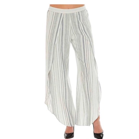 So good I had to share! Check out all the items I'm loving on @Poshmarkapp #poshmark #fashion #style<a href="/tag/fashion"class="tags"><span>#fashion</span></a><a href="/tag/shopmycloset"class="tags"><span>#shopmycloset</span></a><a href="/tag/style"class="tags"><span>#style</span></a><a href="/tag/stafford"class="tags"><span>#stafford</span></a><a href="/tag/anthropologie"class="tags"><span>#anthropologie</span></a>