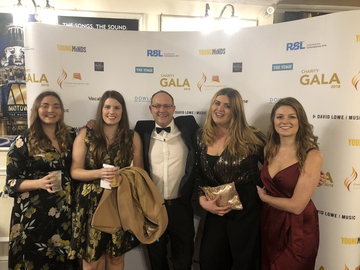 Great night at <a href="/Stagecoach_GBR/">Stagecoach Schools</a> awards night, pleasure to be involved and present an award. Great hosting @TarquinMD 👍🏼