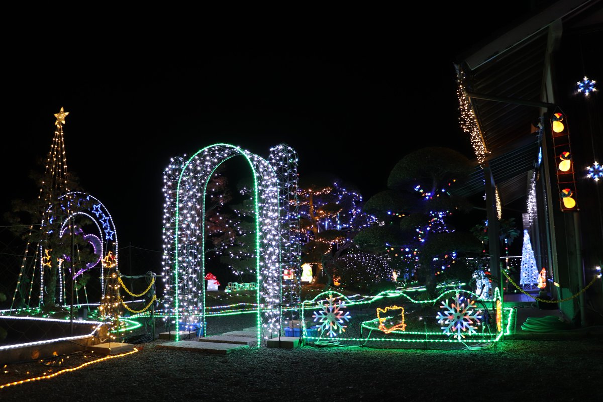 兵庫県神河町 Kamikawa 12月1日 土 から神河町の冬の風物詩 ミヤナリエ が始まっています 神河町では町内各地でイルミネーションを点灯する 冬の蛍 が取り組まれ 特に宮野地区では通称 ミヤナリエ として 華やかなイルミネーションがたくさん