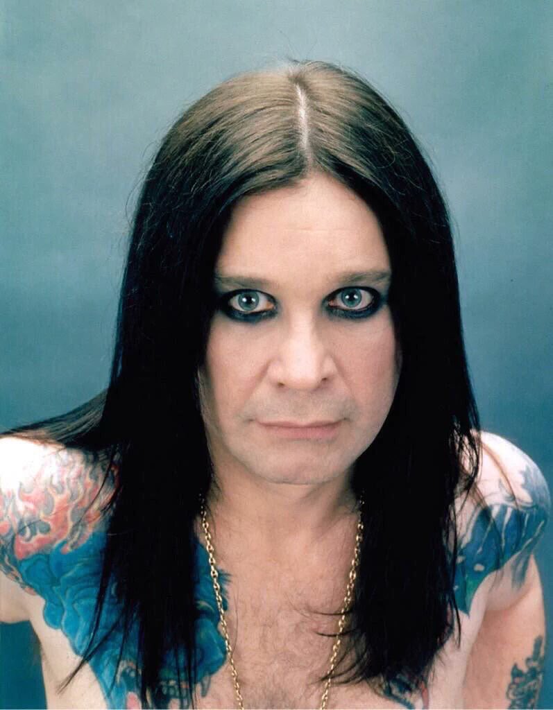 ThisDayInMETAL's tweet image. Dec 3rd 1948 @OzzyOsbourne the #PrinceOfDarkness was born! #HappyBirthday #OZZY #HeavyMetal

Did you know...
Osbourne's total album sales from his years in Black Sabbath, combined with his solo work, is over 100 million.