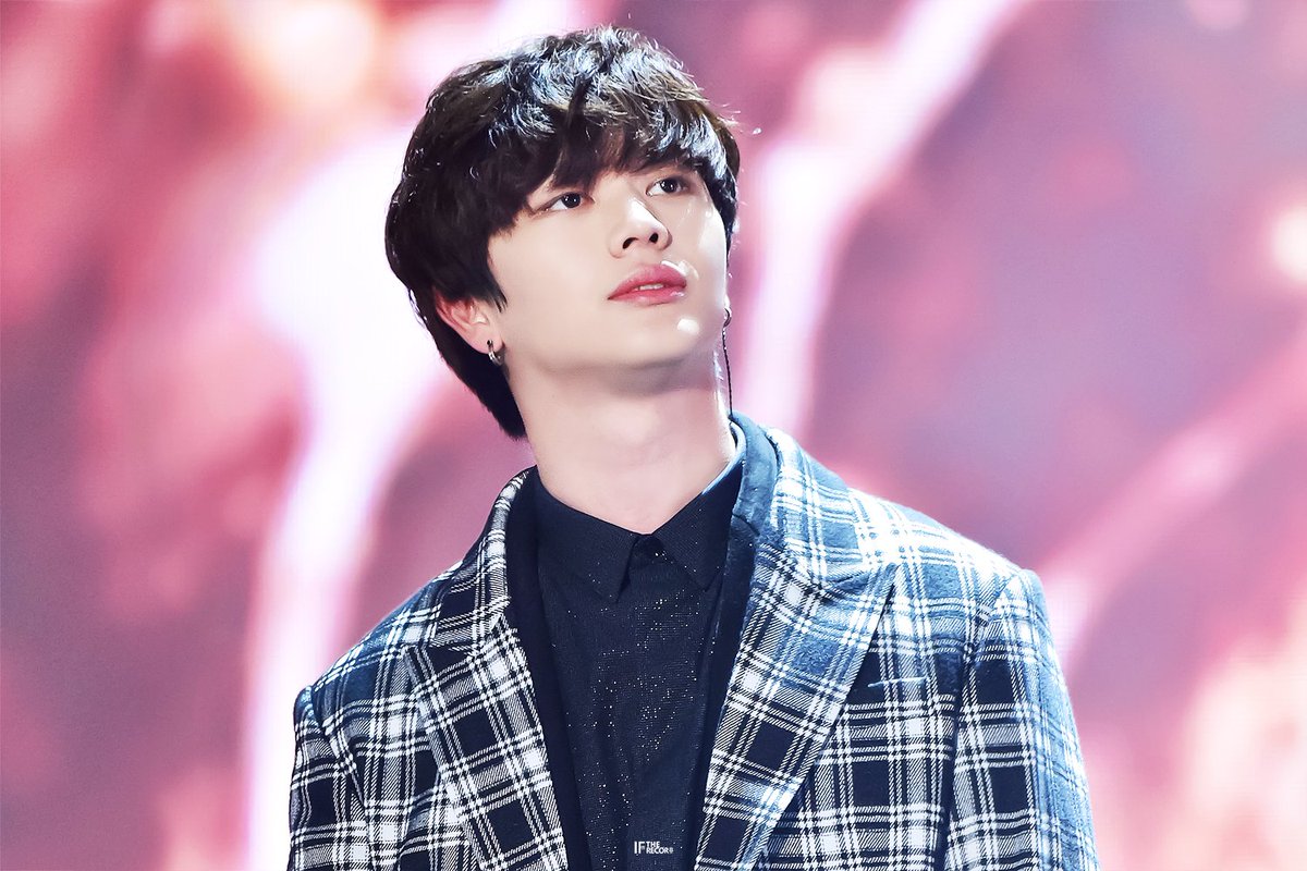 6YooooK6's tweet photo. 181201 MMA 
#육성재 #비투비 #성재 
@BTOB_6SJ https://t.co/ladMQTW8hT