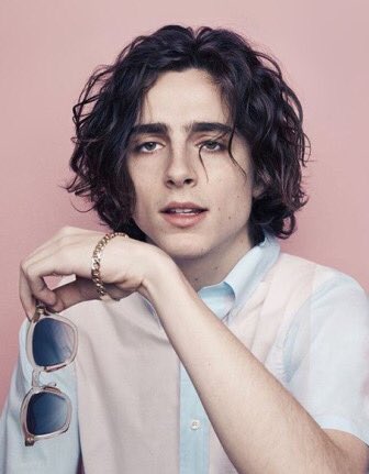 smallsnokillin's tweet photo. river phoenix walked so timothée chalamet could run https://t.co/guTNQ5CdcM