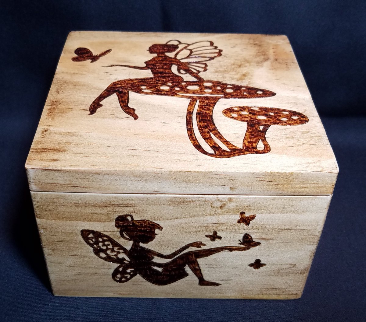 AnderWoodArt's tweet photo. #HandmadeWoodBox with different #Fariy designs burned into the lid and all sides.. #FairyBox #FairyGift #FairyDesign #Gift #Keepsake #Pyrography #Woodburning #Animal #AndersonWoodDesigns #Etsy #Christmas https://t.co/BVNaW9B5Ff https://t.co/Ya0fBTYknr