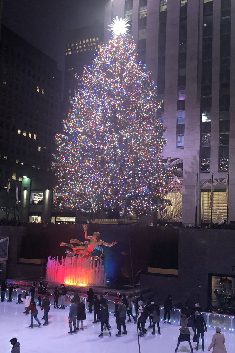 ozlemyt's tweet image. #rockefellercentertreelighting