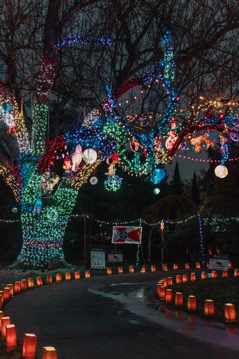 LocalLegacyICT's tweet image. Kansas’s largest Christmas display is @BotanicaWichita. $1 off regular admission with your #LocalLegacy card! *member rate for Illuminations