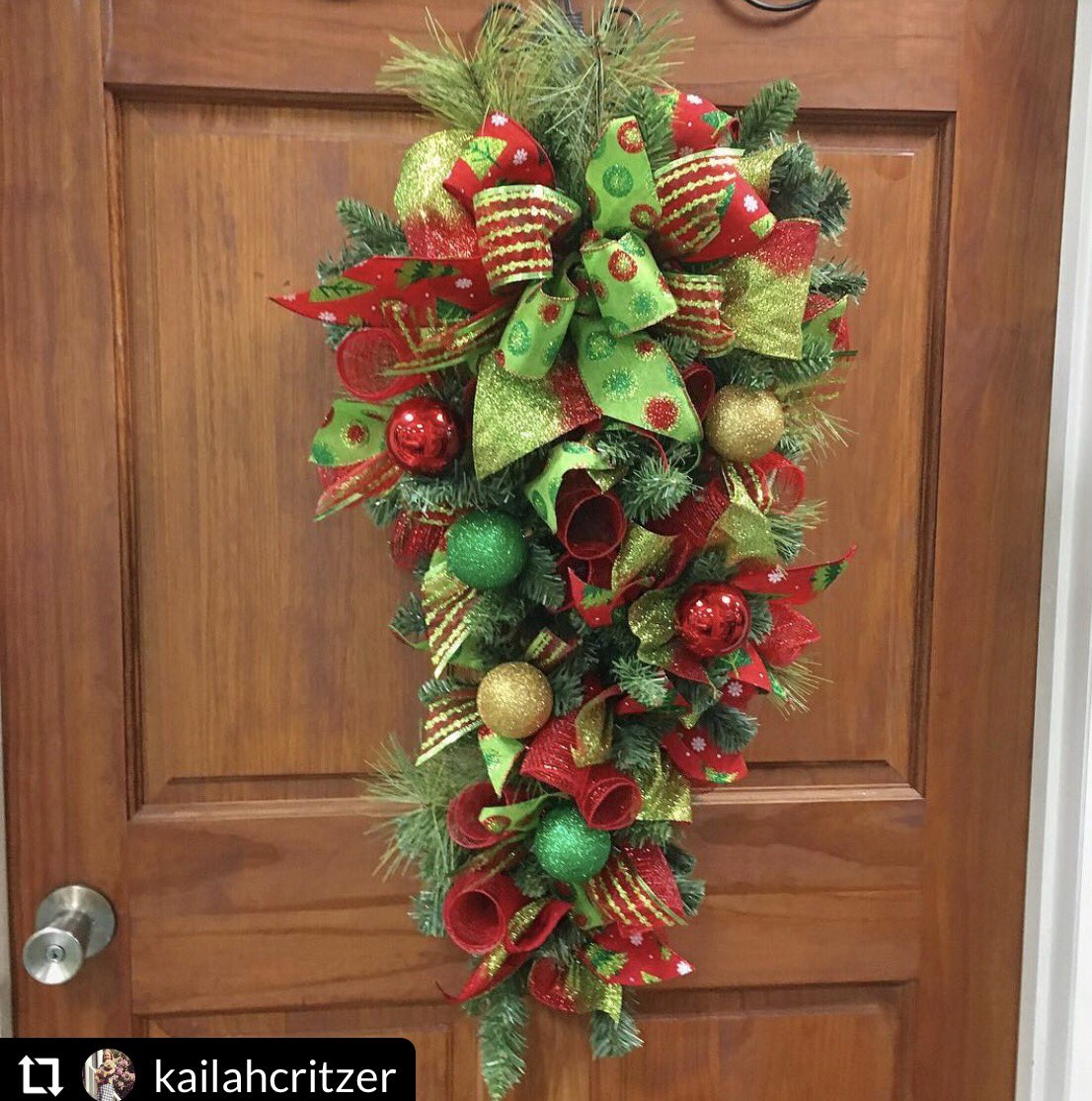 SthrnRoots_SML's tweet image. #RepostPlus @kailahcritzer
- - - - - -
It’s the season for holiday crafting! 🎅🏼🎄🤶🏻#holidayswag #decomesh #decomeshwreath #christmasdecor #decomeshgarland #holidaydecor #southernrootssml