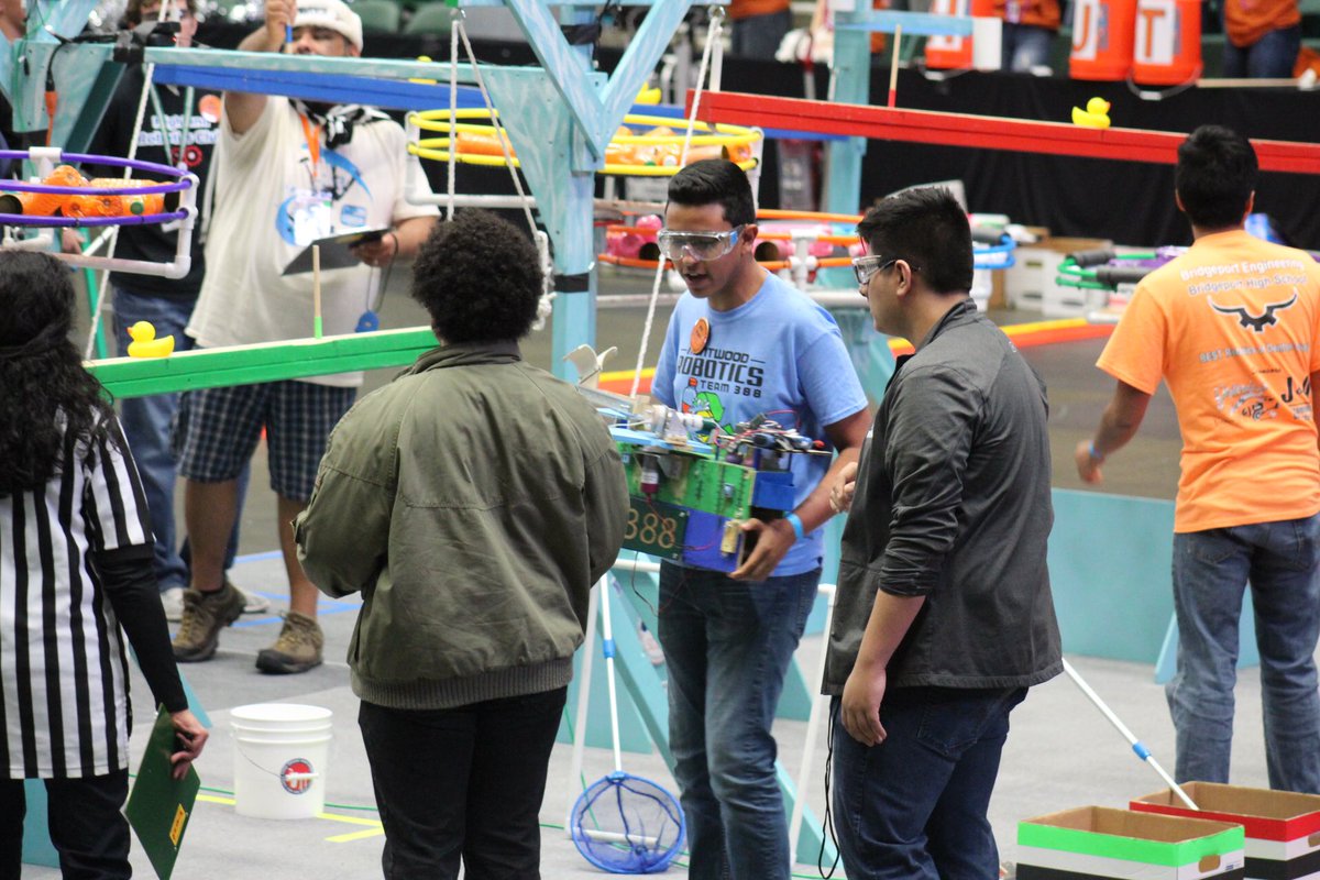 MHSRoboticsEPTX's tweet image. #thanks2BESTrobotics  Montwood robotics had such a great experience at the UIL state robotics competition! #teamSISD #earnyourhorns