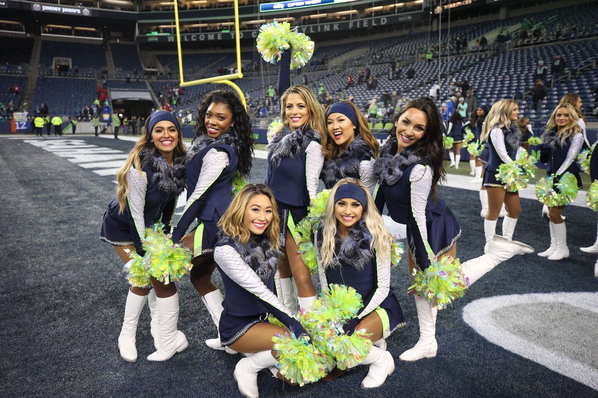 SeahawksDancers tweet picture