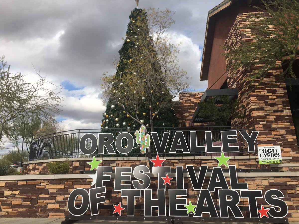 CraftySeattle's tweet image. Hope everyone had a great weekend at #UrbanCraftUprising! Couldn’t be there b/c we’re in AZ for December, but we found some great local artists and crafters down here. Cool to see how the SW aesthetic differs from our PNW flare.