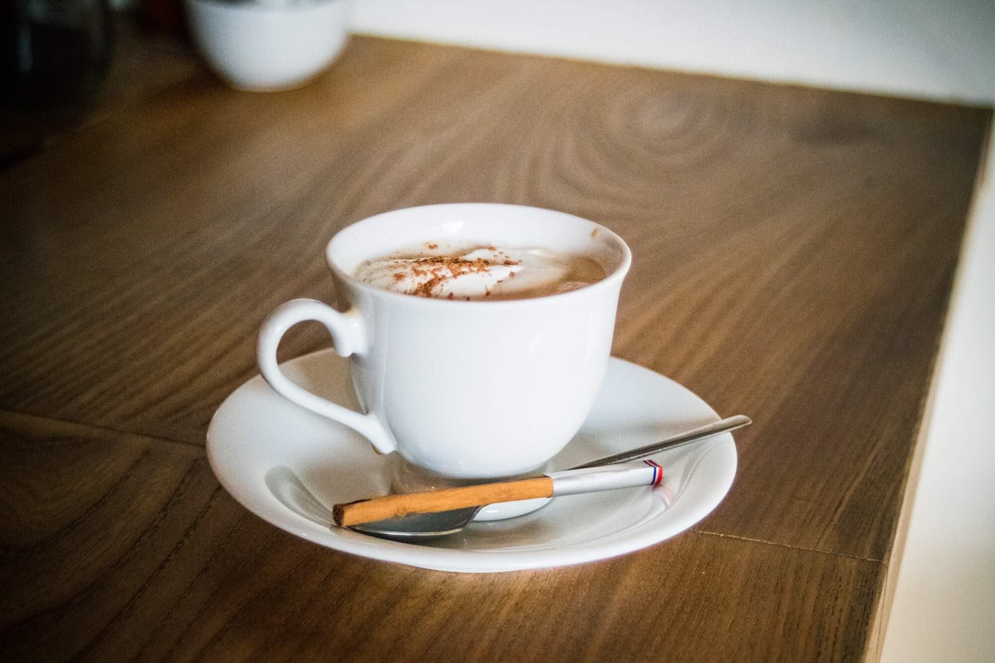 東向島珈琲店 ドリップタイプのカプチーノ シナモンスティックを添えて T Co Hxlw5hncan Twitter