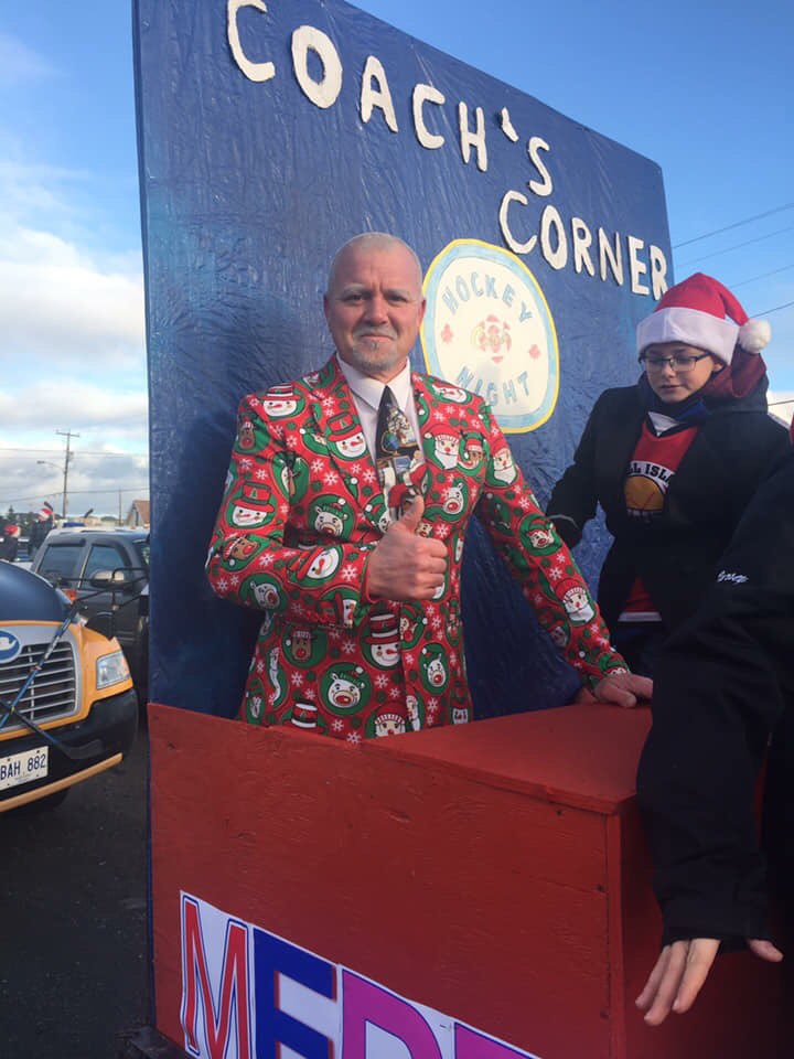 staceylking's tweet photo. Our local bantam and timbit minor hockey teams participating in our annual community Christmas parade! This is their take on Coach’s Cornerand Don Cherry!
Bell island,NL
#TSNHockey #hockeynightincanada #doncherry https://t.co/6scLsC8ECf
