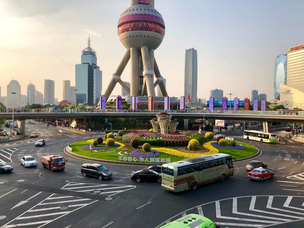 Downbubblecom's tweet photo. The Craziest Things to do in Shanghai https://t.co/aX3CQ1l7oB https://t.co/Qw5oZys8Ii