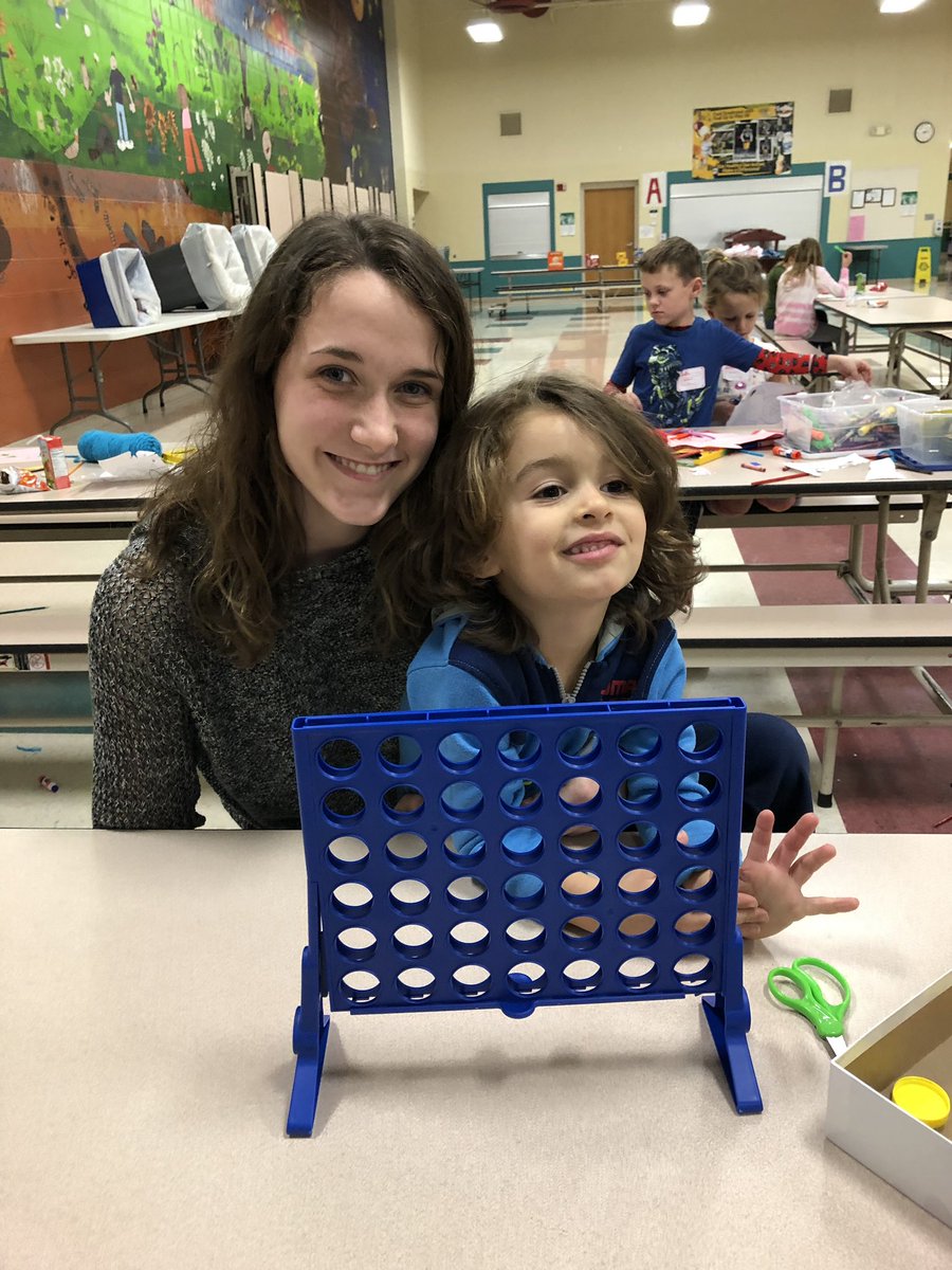 mgdeca's tweet image. Our annual Drop and Shop event was a huge success! We loved playing with all the kids today and raising money for our chapter🔷