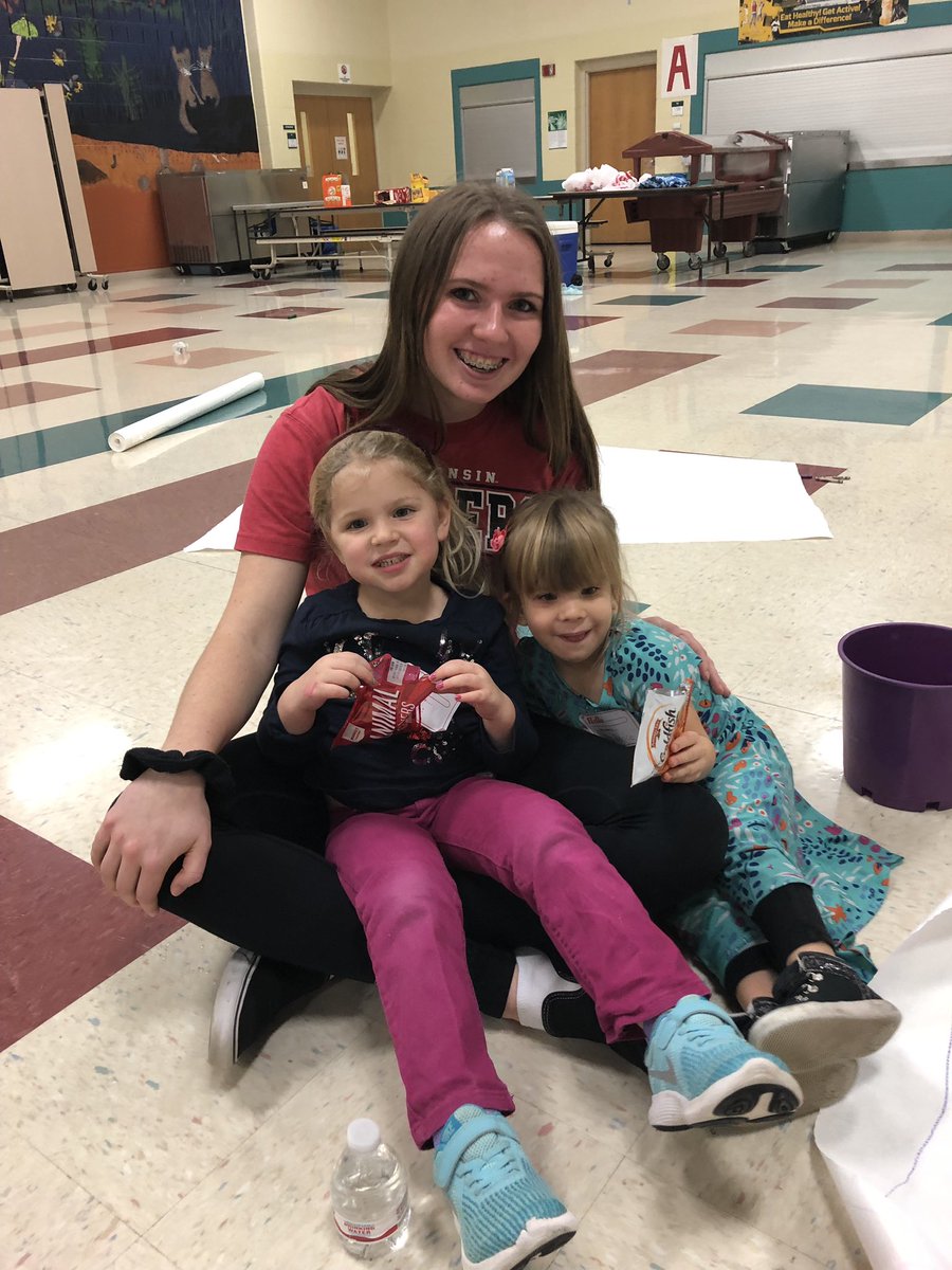 mgdeca's tweet image. Our annual Drop and Shop event was a huge success! We loved playing with all the kids today and raising money for our chapter🔷